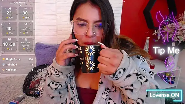 Snapshot of _poison_sweet chatting on December 13, 8:04 pm poison sweet online show from December 13, 8:04 pm