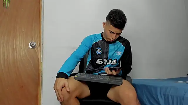 andrew rose  online show from March 9, 6:44 pm