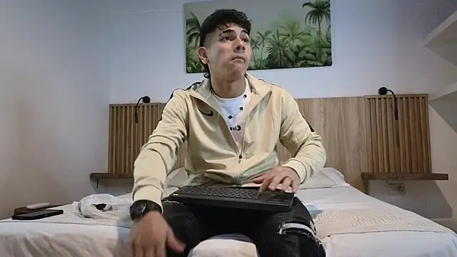 Snapshot of andrew_rose_ chatting on October 24, 11:26 pm andrew rose online show from October 24, 11:26 pm