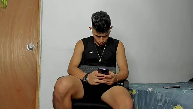 andrew rose  online show from February 21, 8:22 pm