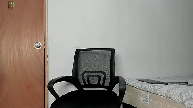 Snapshot of andrew_rose_ chatting on November 12, 11:08 pm andrew rose online show from November 12, 11:08 pm