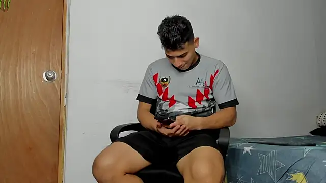 andrew rose  online show from February 26, 4:18 pm