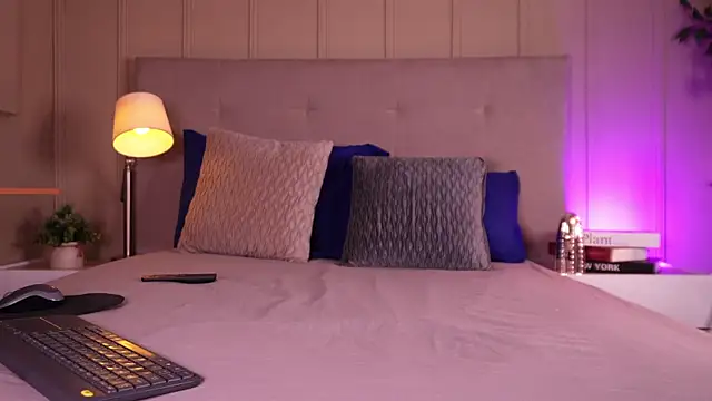 endy rush online show from April 7, 12:40 pm