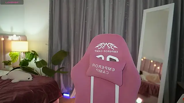 Snapshot of Lala_Land_ chatting on March 8, 3:13 pm Lala Land  online show from March 8, 3:13 pm