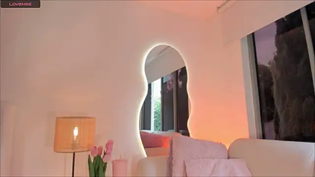 Snapshot of Megan-holly chatting on November 5, 6:11 pm Megan-holly online show from November 5, 6:11 pm