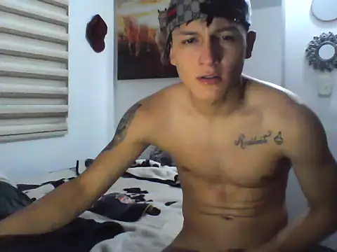 Snapshot of Pharaon_71 chatting on February 10, 11:55 pm Pharaon 71 online show from February 10, 11:55 pm