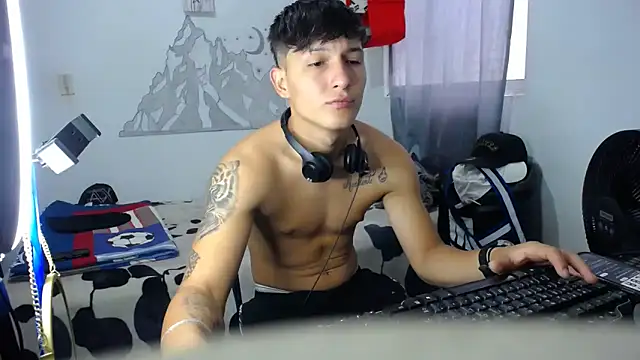 Snapshot of Pharaon_71 chatting on February 12, 5:13 pm Pharaon 71 online show from February 12, 5:13 pm