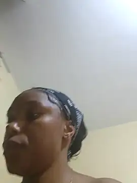 Missthigh online show from April 10, 6:42 am