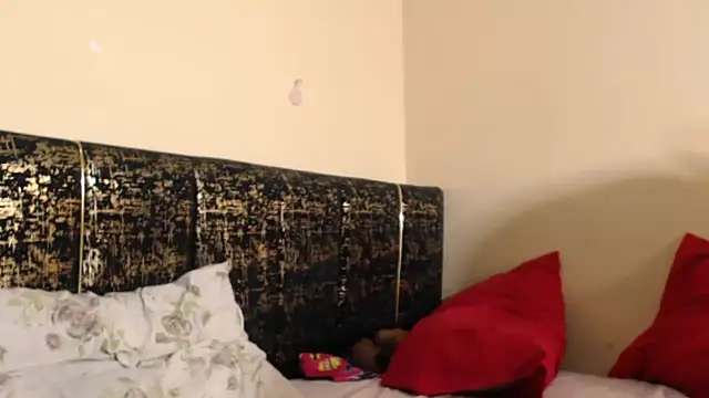 Missthigh online show from April 5, 11:28 am