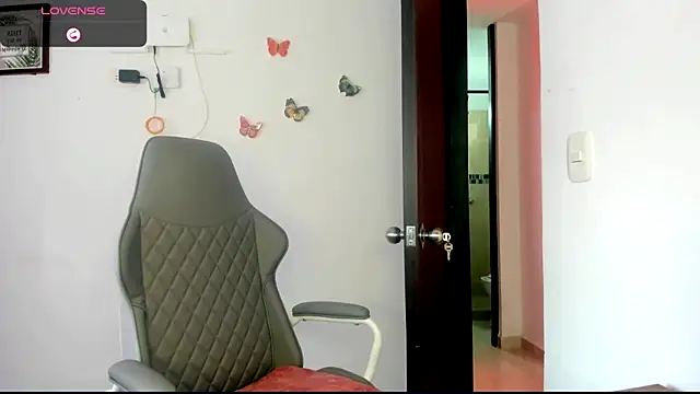 Snapshot of Nala_j8 chatting on March 1, 2:55 pm Nala j8 online show from March 1, 2:55 pm