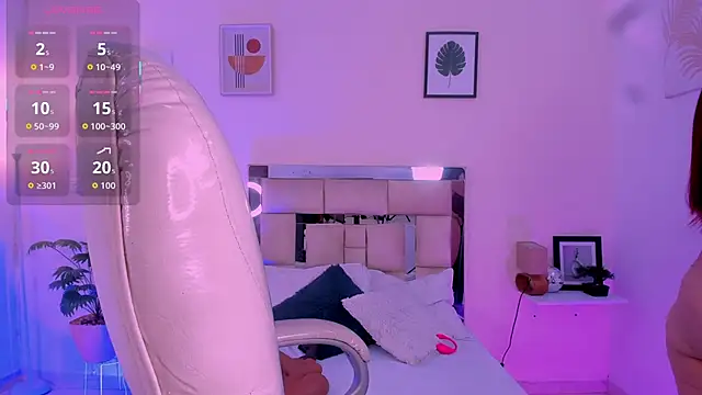 LindaRey  online show from November 12, 10:30 am