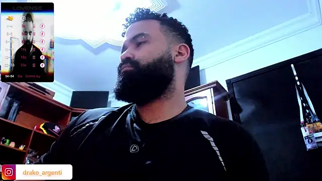 Snapshot of Drako_Argentii chatting on March 8, 6:10 am Drako Argentii online show from March 8, 6:10 am