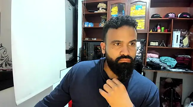 Snapshot of Drako_Argentii chatting on February 17, 2:49 pm Drako Argentii online show from February 17, 2:49 pm