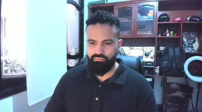 Snapshot of Drako_Argentii chatting on February 4, 7:33 pm Drako Argentii online show from February 4, 7:33 pm
