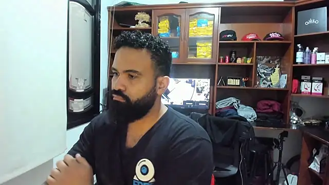 Snapshot of Drako_Argentii chatting on February 20, 4:03 pm Drako Argentii online show from February 20, 4:03 pm