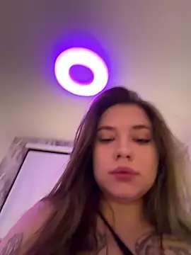 Snapshot of Vikki_toriya chatting on June 19, 1:17 pm Vikki toriya online show from June 19, 1:17 pm