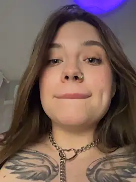 Vikki toriya online show from April 17, 6:33 pm