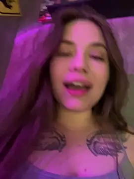 Snapshot of Vikki_toriya chatting on April 27, 2:15 pm Vikki toriya online show from April 27, 2:15 pm