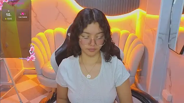 victoria castillo b online show from November 7, 8:24 pm