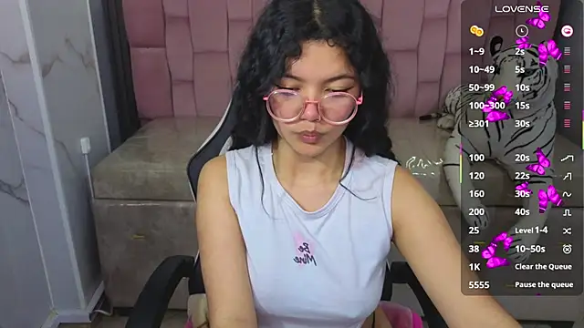 victoria castillo b online show from January 11, 3:19 pm