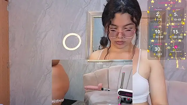 victoria castillo b online show from April 7, 9:05 pm