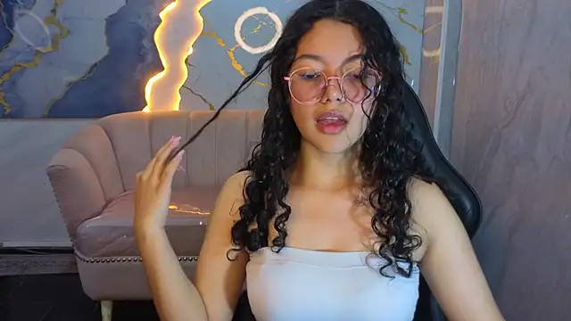 victoria castillo b online show from March 29, 7:37 pm