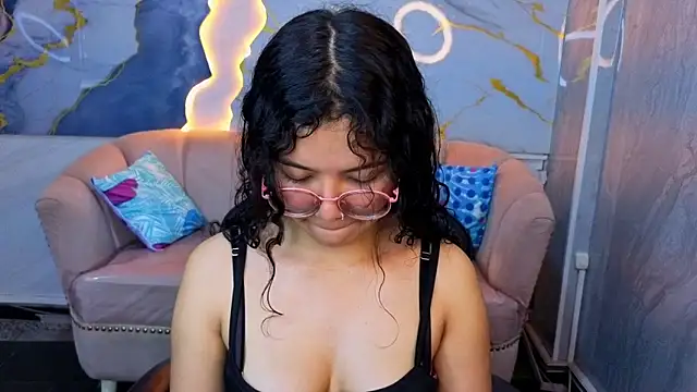 victoria castillo b online show from April 16, 7:47 pm