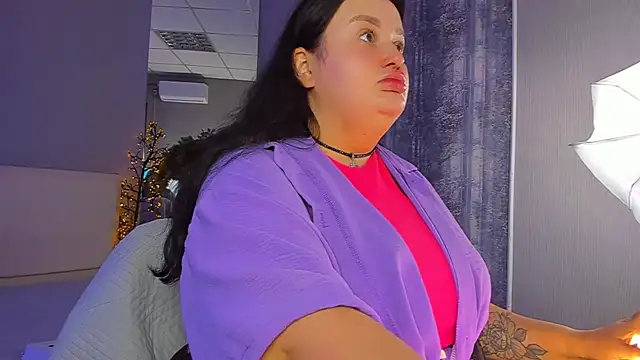 Snapshot of MonaSteele chatting on July 8, 12:17 pm MonaSteele online show from July 8, 12:17 pm