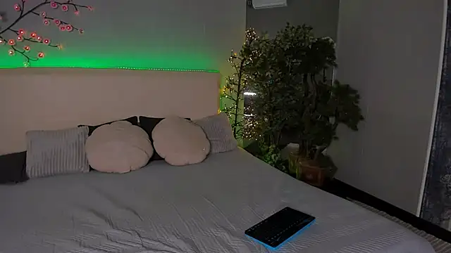 MonaSteele online show from March 6, 1:28 pm