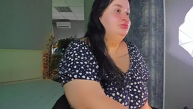 Snapshot of MonaSteele chatting on June 25, 12:32 pm MonaSteele online show from June 25, 12:32 pm