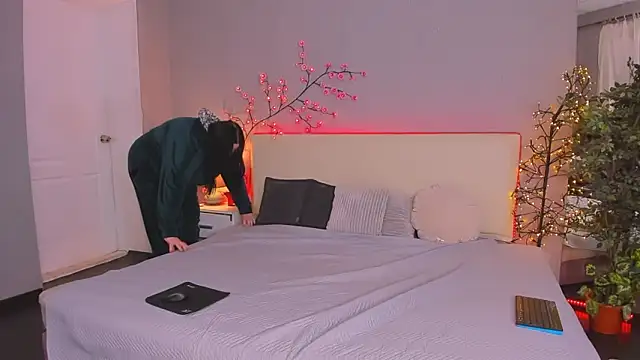 MonaSteele online show from February 3, 6:57 pm