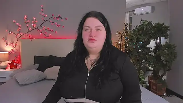 MonaSteele online show from February 4, 2:01 pm