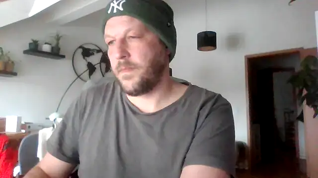 BennyLommy online show from February 12, 1:22 pm