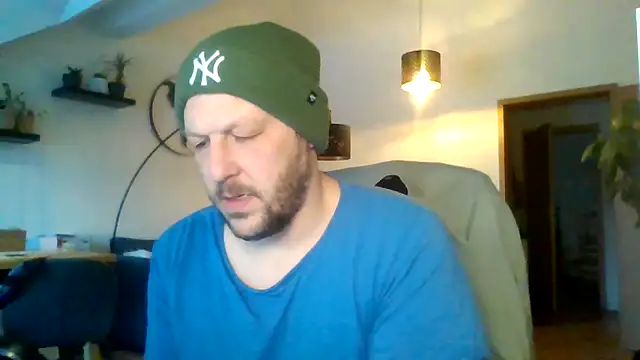 BennyLommy online show from February 9, 3:32 pm