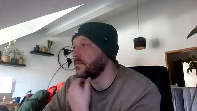 BennyLommy online show from March 13, 9:25 am