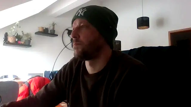 BennyLommy online show from February 6, 10:55 am