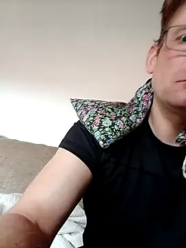 MArciQuarky online show from February 15, 1:05 pm