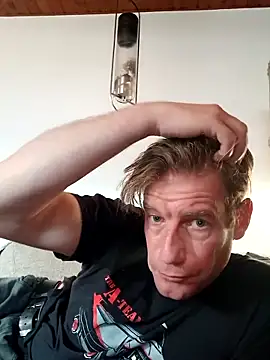 MArciQuarky online show from February 18, 3:31 pm