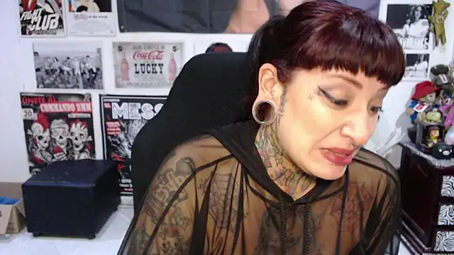 Rollyderolandia666 online show from April 17, 11:07 pm