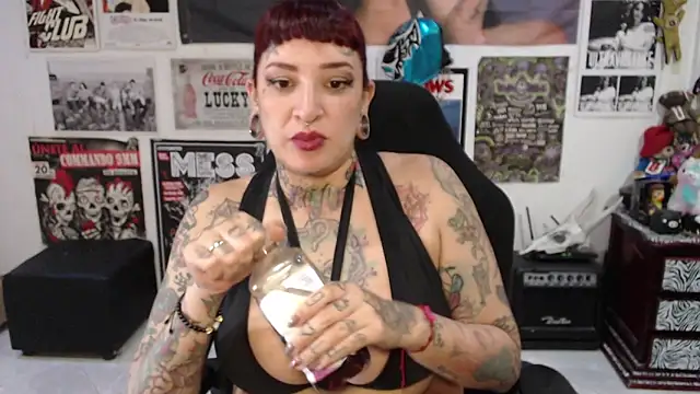 Rollyderolandia666 online show from May 19, 6:48 pm