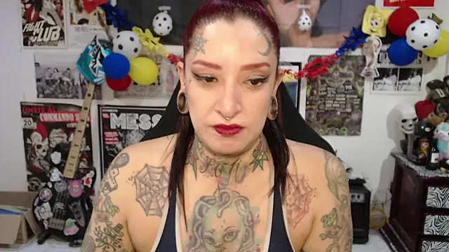 Snapshot of Rollyderolandia666 chatting on July 13, 10:31 pm Rollyderolandia666 online show from July 13, 10:31 pm
