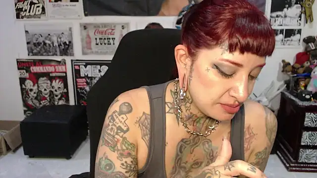 Snapshot of Rollyderolandia666 chatting on June 3, 10:25 pm Rollyderolandia666 online show from June 3, 10:25 pm