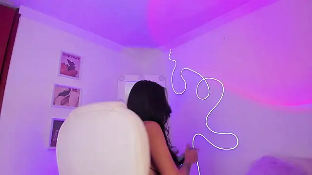 Snapshot of JulietaBomGV chatting on March 2, 11:28 pm JulietaBomGV online show from March 2, 11:28 pm