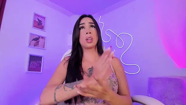 Snapshot of JulietaBomGV chatting on February 24, 12:41 am JulietaBomGV online show from February 24, 12:41 am