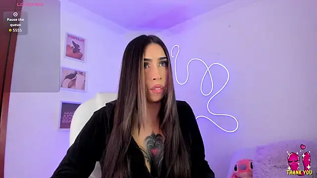 Snapshot of JulietaBomGV chatting on October 21, 5:07 am JulietaBomGV online show from October 21, 5:07 am