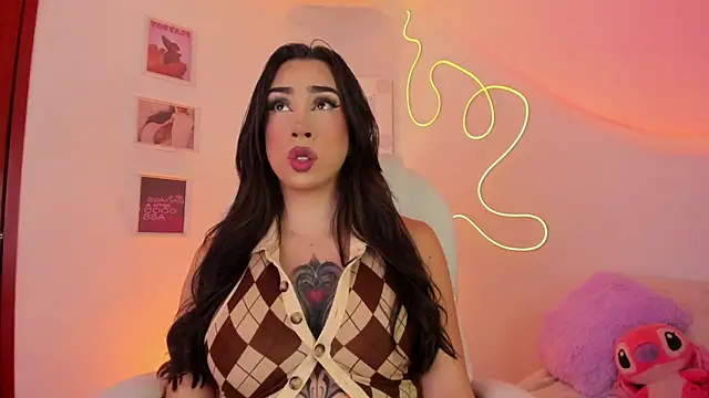 Snapshot of JulietaBomGV chatting on March 4, 4:06 am JulietaBomGV online show from March 4, 4:06 am