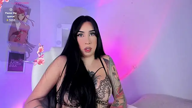 Snapshot of JulietaBomGV chatting on June 18, 6:01 am JulietaBomGV online show from June 18, 6:01 am