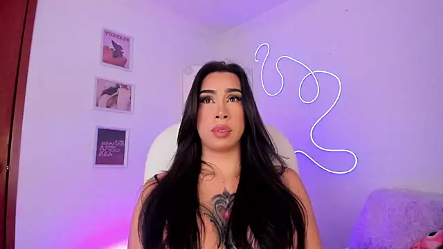 Snapshot of JulietaBomGV chatting on March 22, 6:22 am JulietaBomGV online show from March 22, 6:22 am