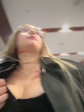 Electra doll  online show from April 1, 12:57 am