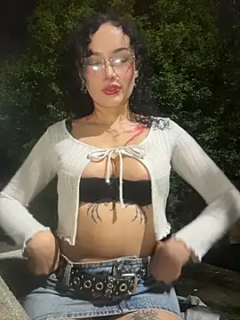 Snapshot of Electra_doll_ chatting on November 25, 12:33 am Electra doll online show from November 25, 12:33 am